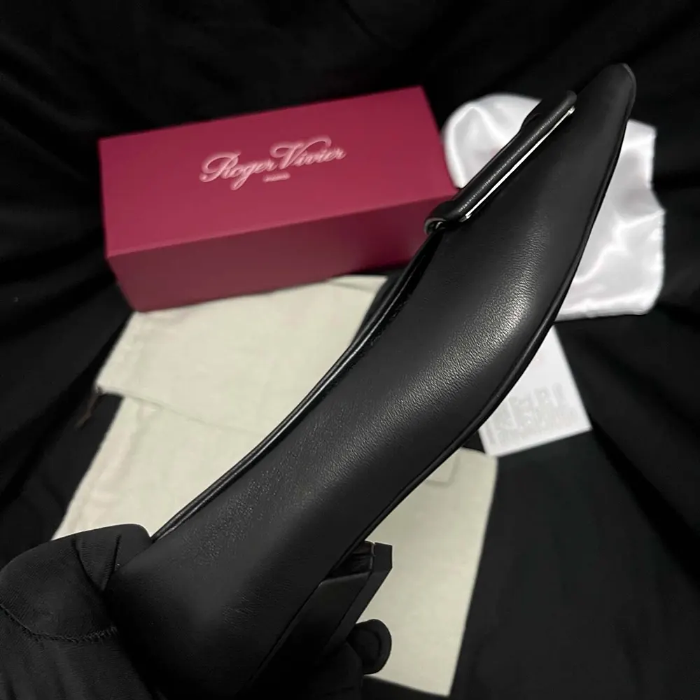 Roger Vivier Women Viv In The City Ballerinas In Leather Black - image 9
