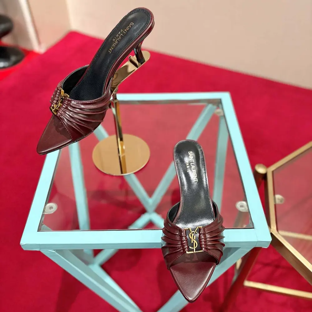 Overhead angle showing smooth leather and high heel of Babylone mules