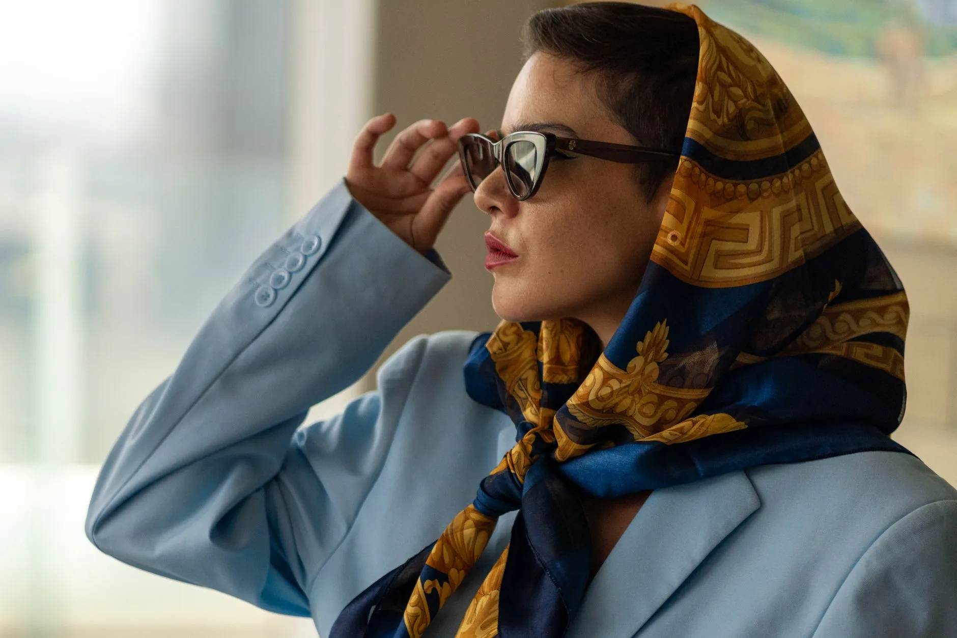 Balenciaga Scarf Review: Is It Worth It?