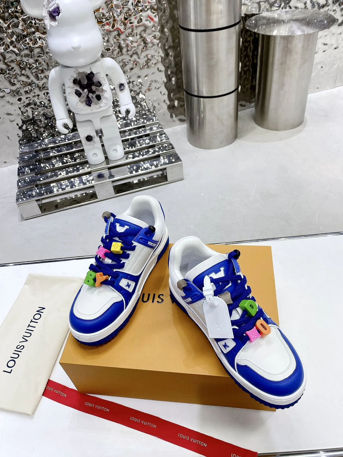 Louis Vuitton LV