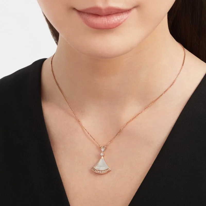 Bvlgari Divas Dream Necklace Rose Gold - Image 3