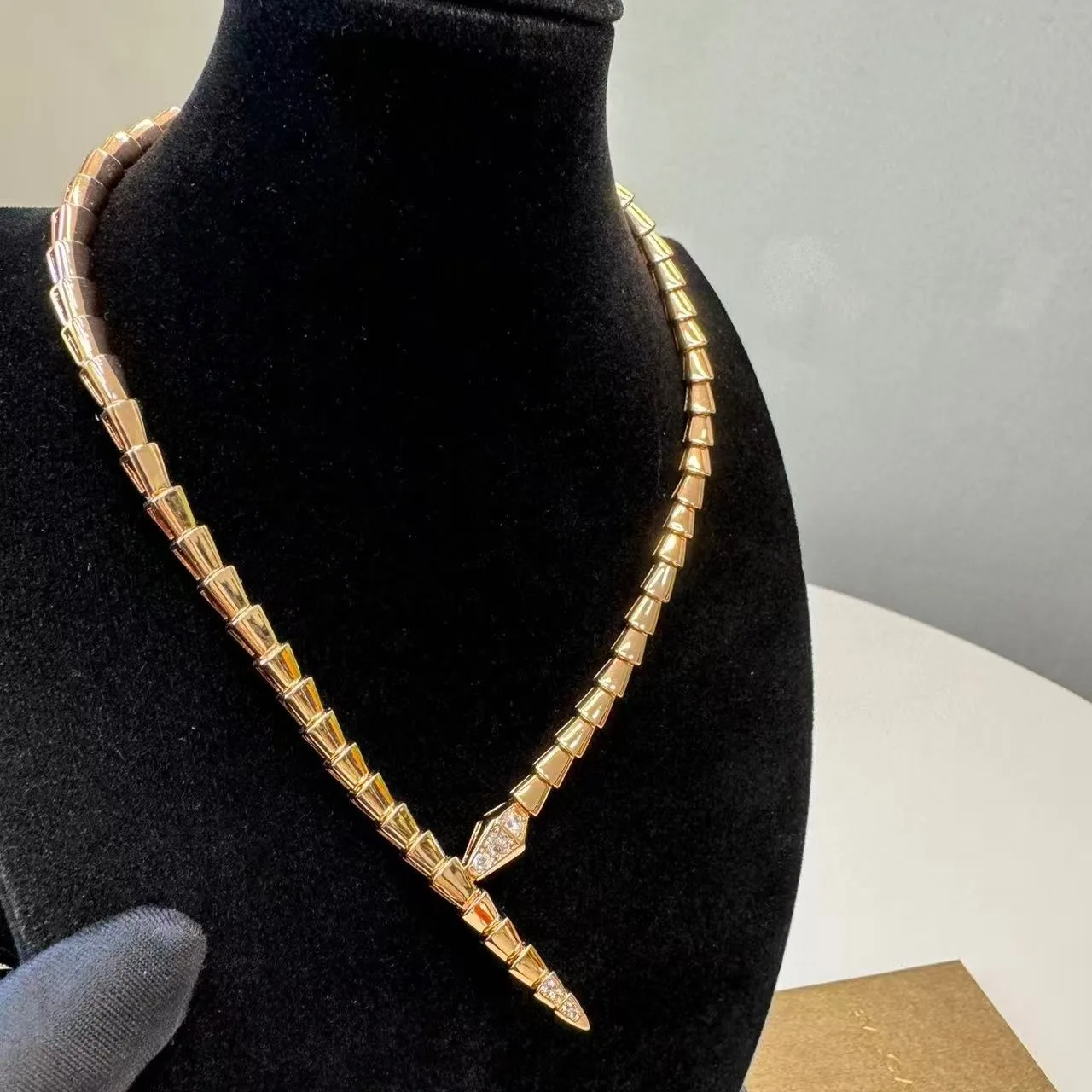 Bvlgari Serpenti Viper Necklace Rose Gold - Image 3