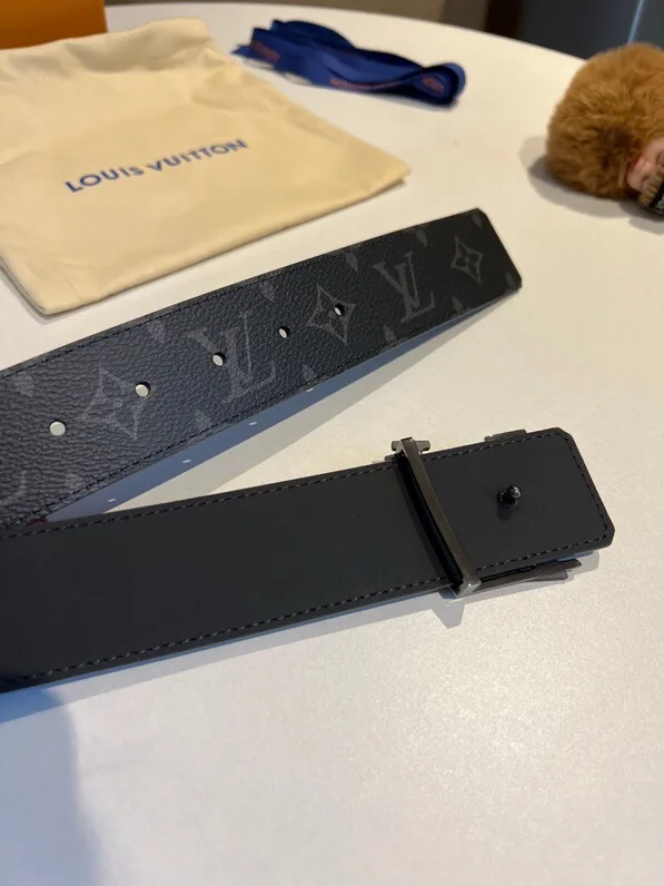Louis Vuitton Shake Reversible LV Belt Monogram Eclipse Canvas Black Metal hardware - Image 3