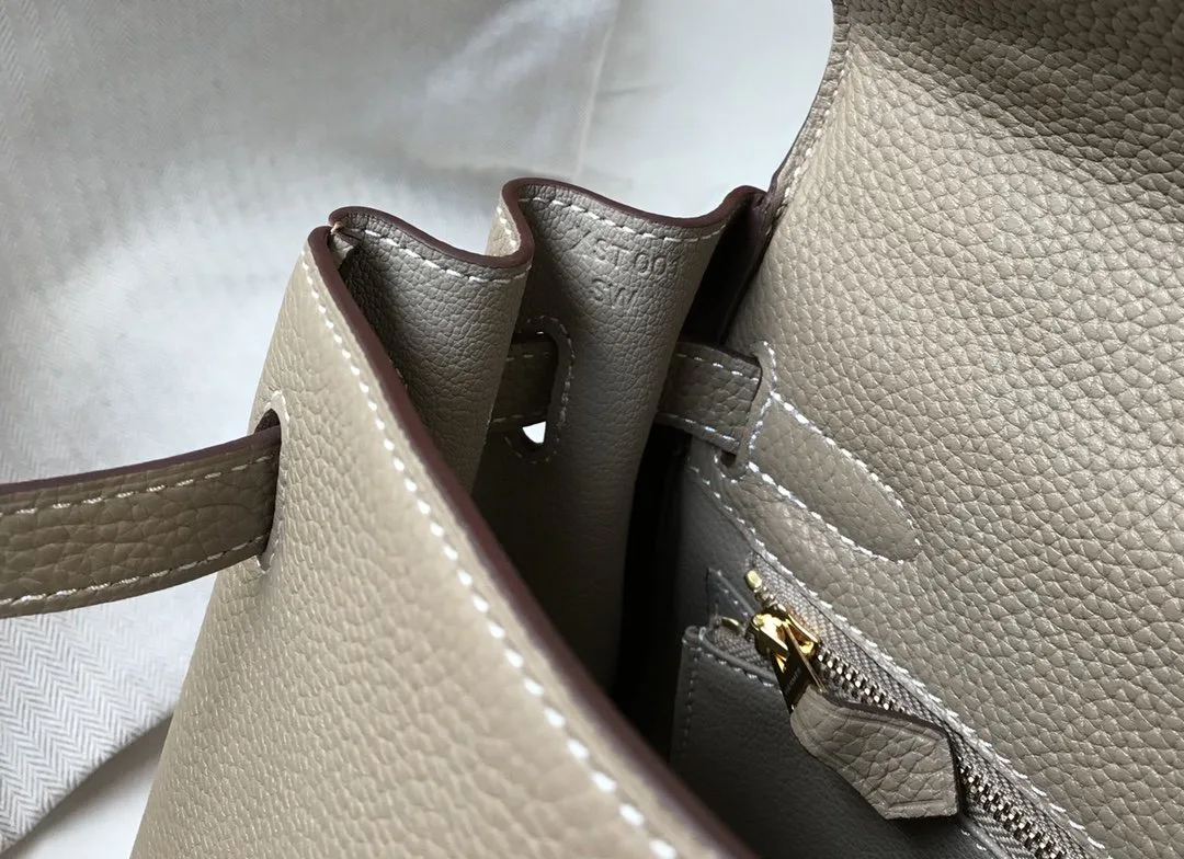 Alternative view of Hermes Kelly 28 Etoupe Togo Bag