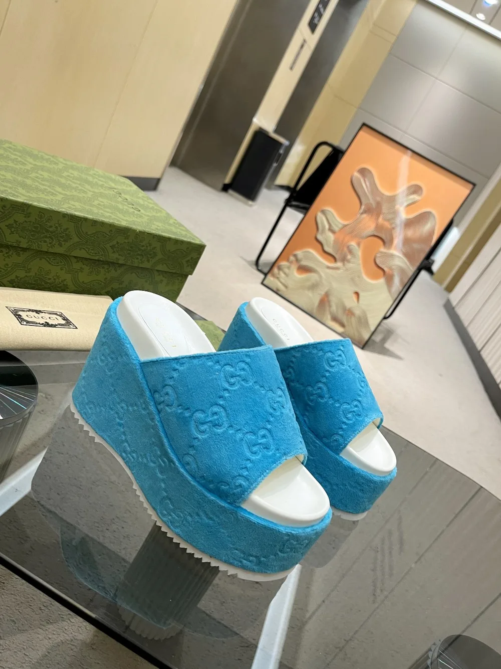 Gucci GG Platform Sandal Light: Design, Materials & Fit Guide