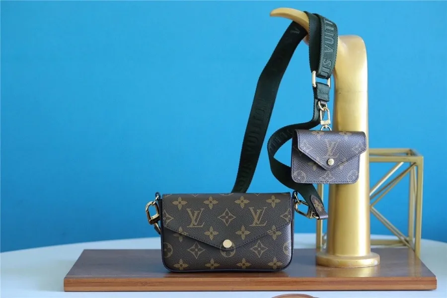 Louis Vuitton Pochette Felicie Strap & Go Wallet Shoulder Bag / Khaki Green Monogram Canvas Gold Hardware - Image 3