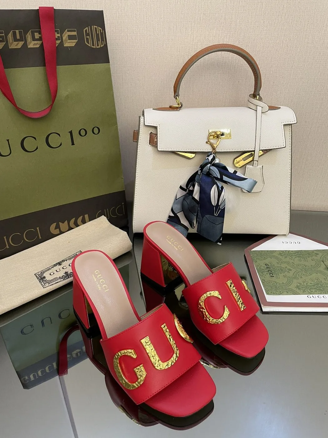 Gucci Women’s ‘Gucci’ Slide Sandal Red