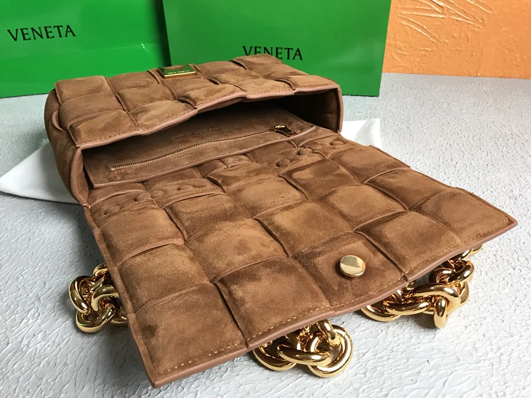 Bottega Veneta Chain Cassette Acorn - Image 5
