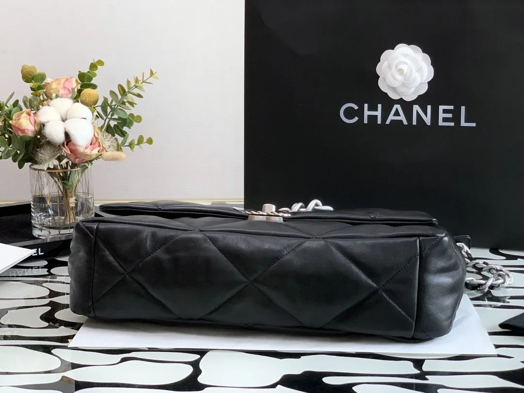 Chanel 19 Maxi Crossbody Bag / Black Silver Hardware - Image 6