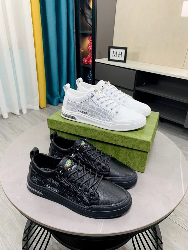 Gucci Mens Crocodile Embossing Sneakers White - Image 4