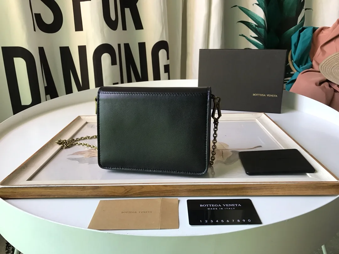 Bottega Veneta Crossbody Black - Image 5