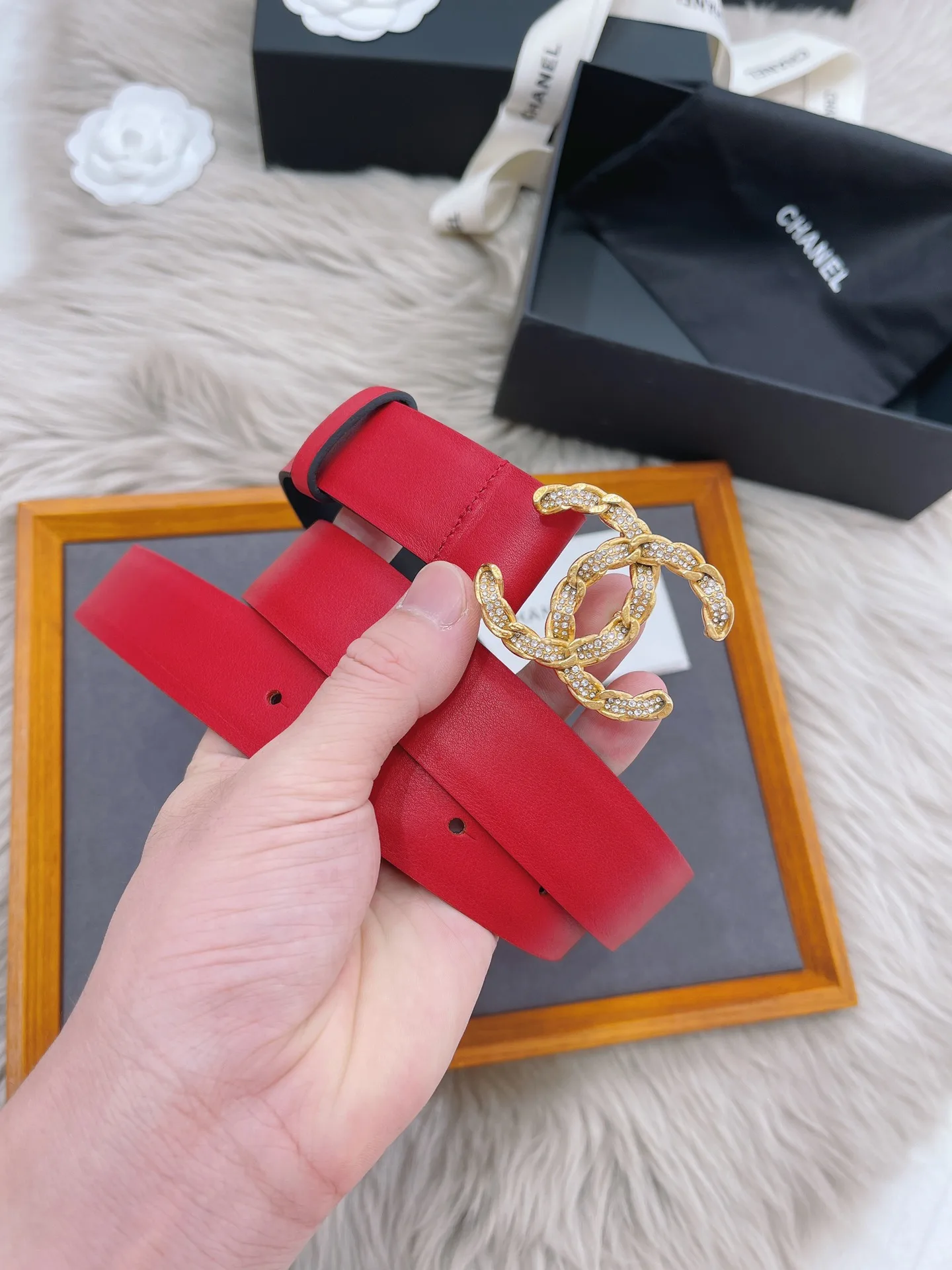 Chanel Shiny Gold Tone Chain Interlocking C Belt Red - Image 3