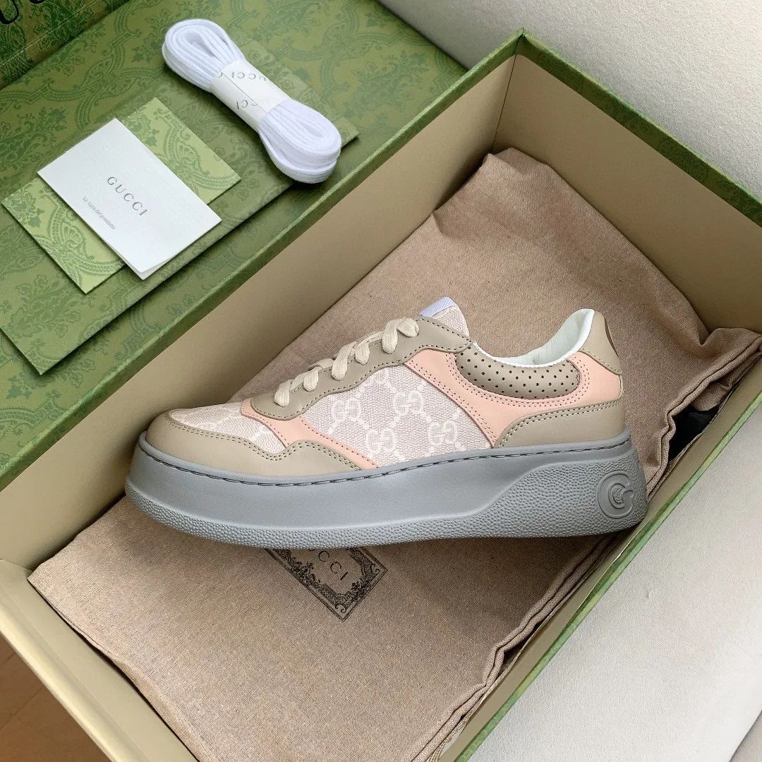 Gucci Women’s GG Sneaker White And Beige Supreme - Image 5