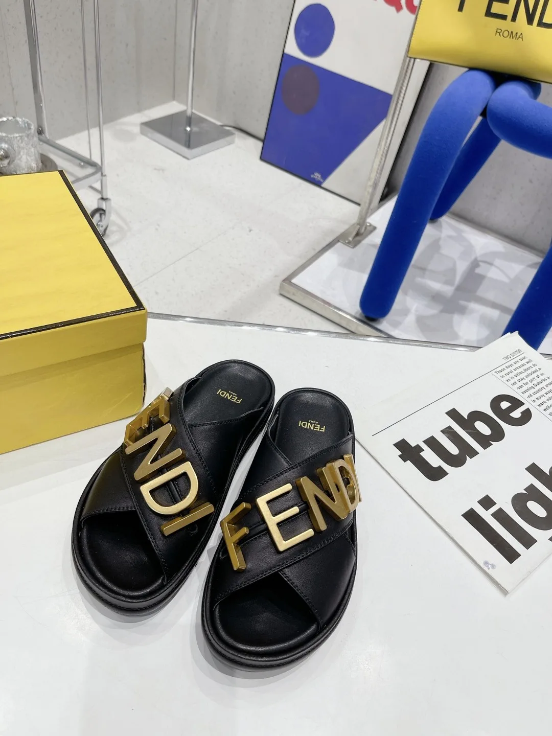 Fendi Graphy Black FF 8X8289AI1RF1H1K - Image 4