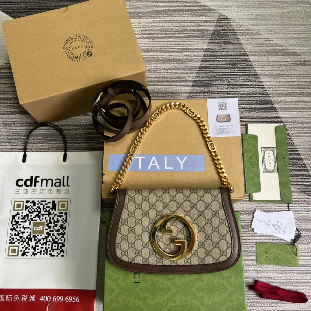 Gucci Blondie Medium Shoulder Bag / Beige/ Ebony GG Supreme Canvas Gold Hardware - Image 4