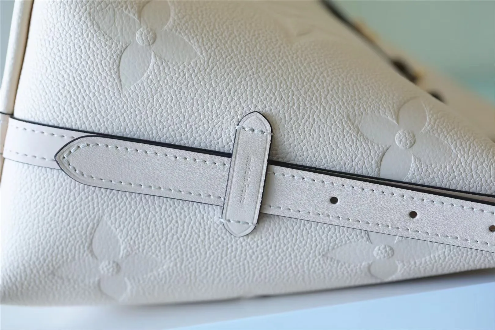 Louis Vuitton CarryAll PM Shoulder Bag / White Gold Hardware - Image 5