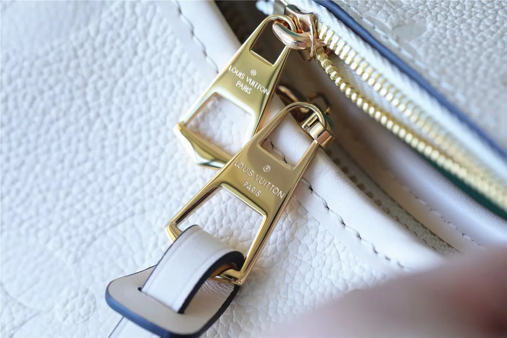 Louis Vuitton CarryAll PM Shoulder Bag / White Gold Hardware - Image 7