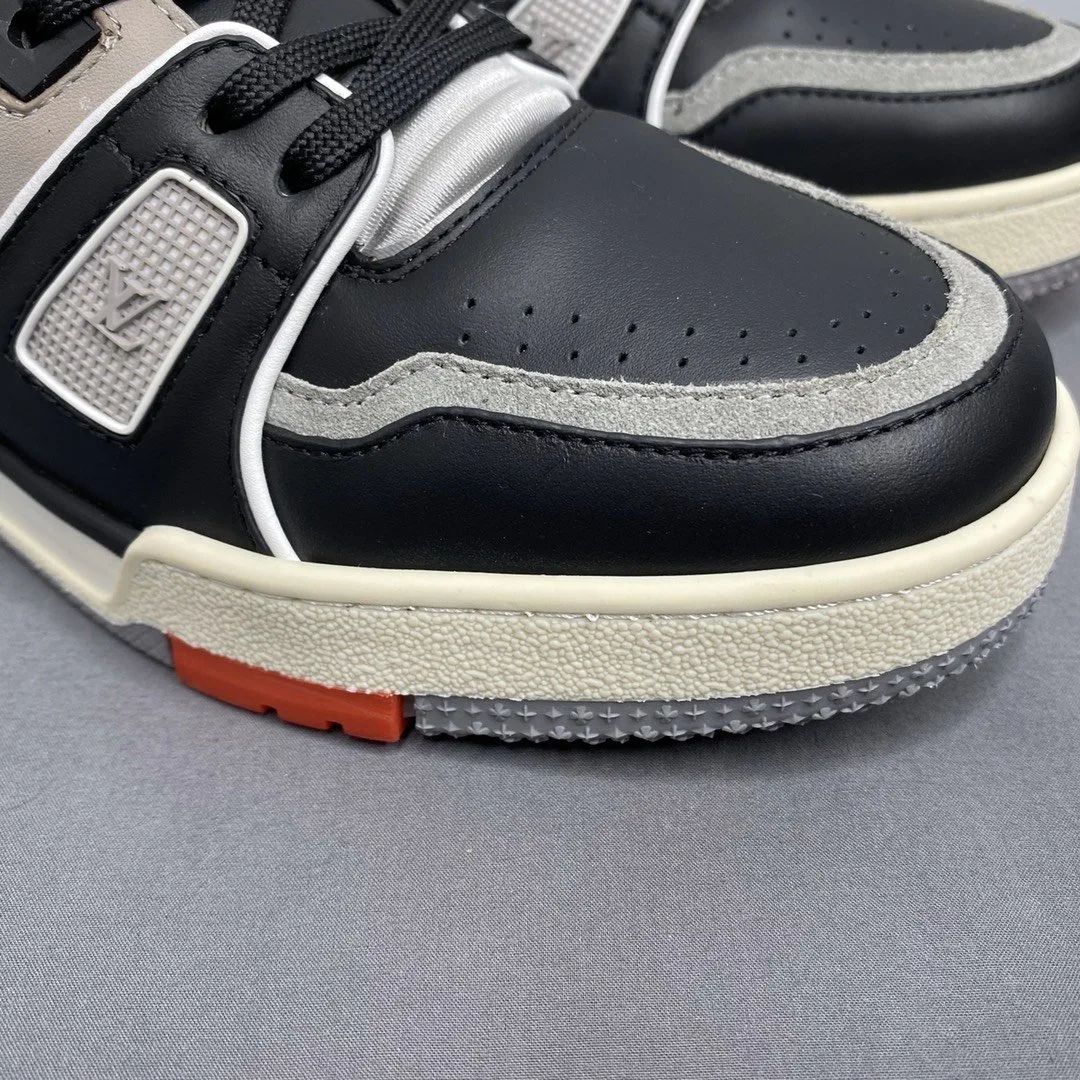 Louis Vuitton Trainer Sneaker Mix Of Materials Black - Image 3