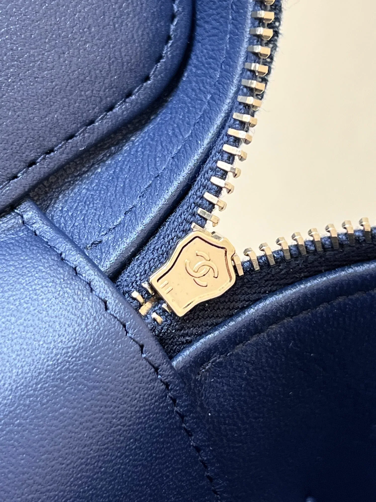 Chanel CC Denim Vanity Bag Dark Blue / - Image 8