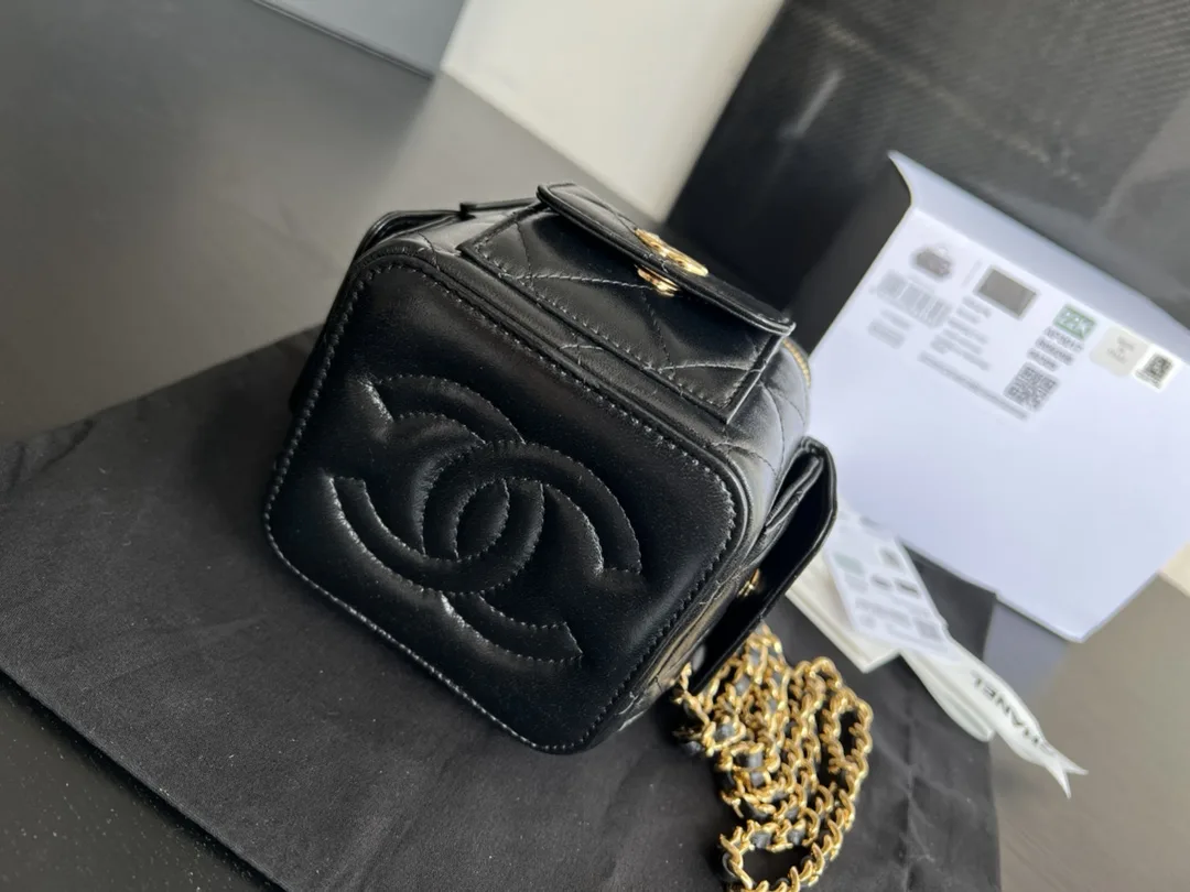 Chanel CC Vanity With Chain Bag Black / - Image 4