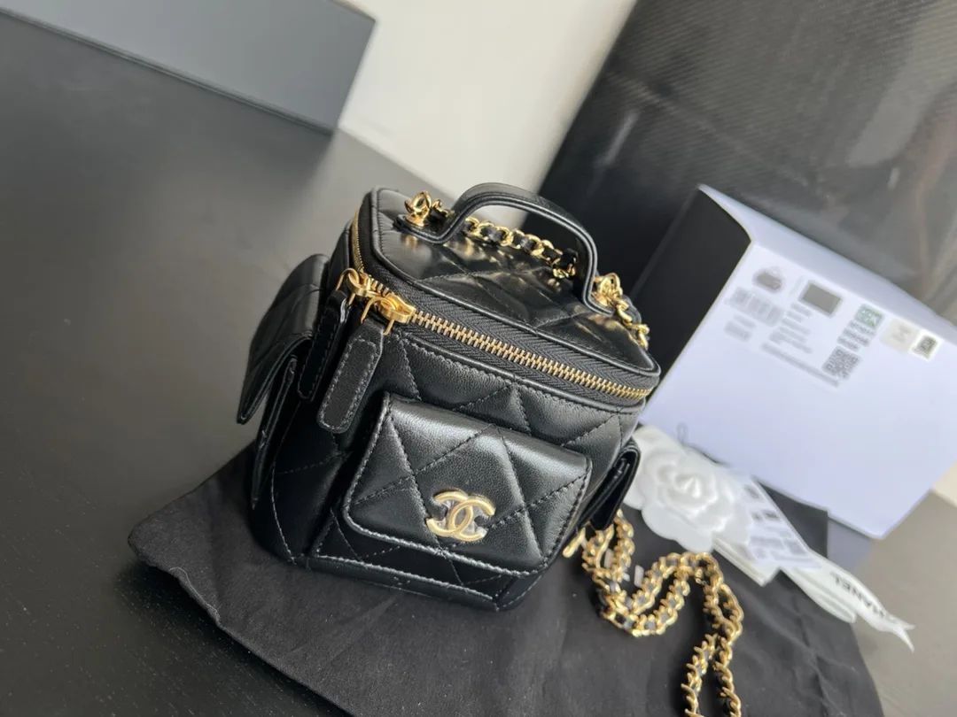 Chanel CC Vanity With Chain Bag Black / - Image 6