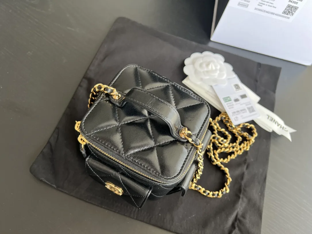 Chanel CC Vanity With Chain Bag Black / - Image 9