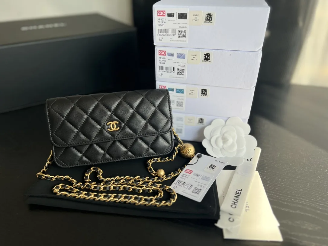Alternative view of Chanel CC Wallet On Chain Bag Black /