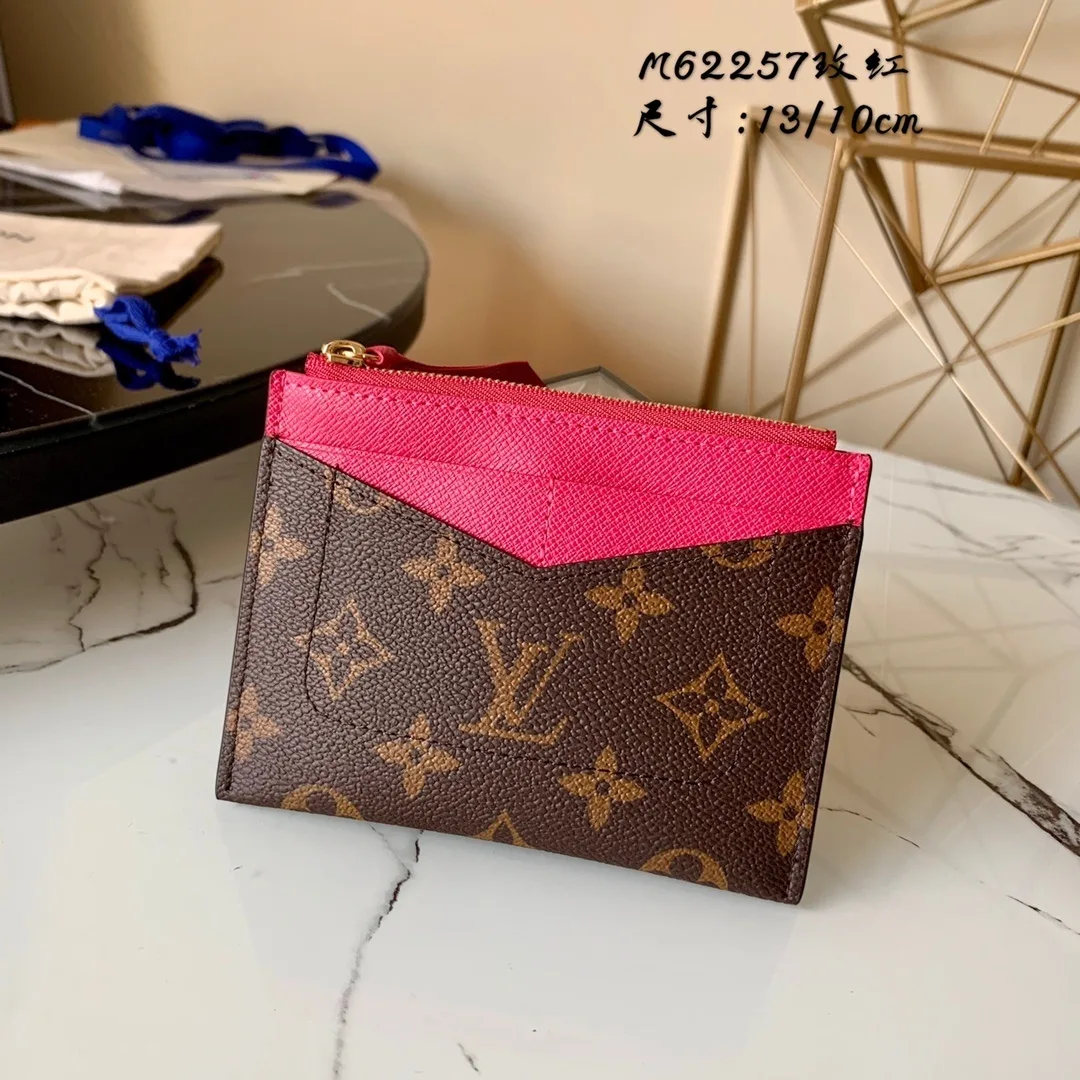 Louis Vuitton Zipped