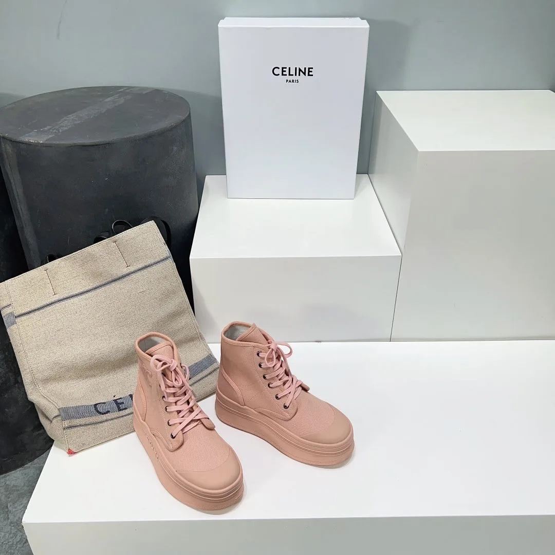 Celine Block With Triomphe Patch In Canvas Light Pink - Image 3