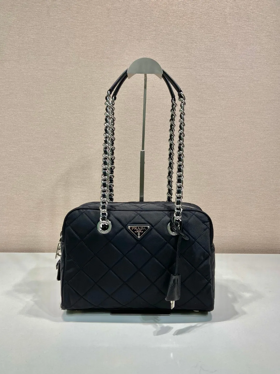 Alternative view of Chain 2way Bag Black /