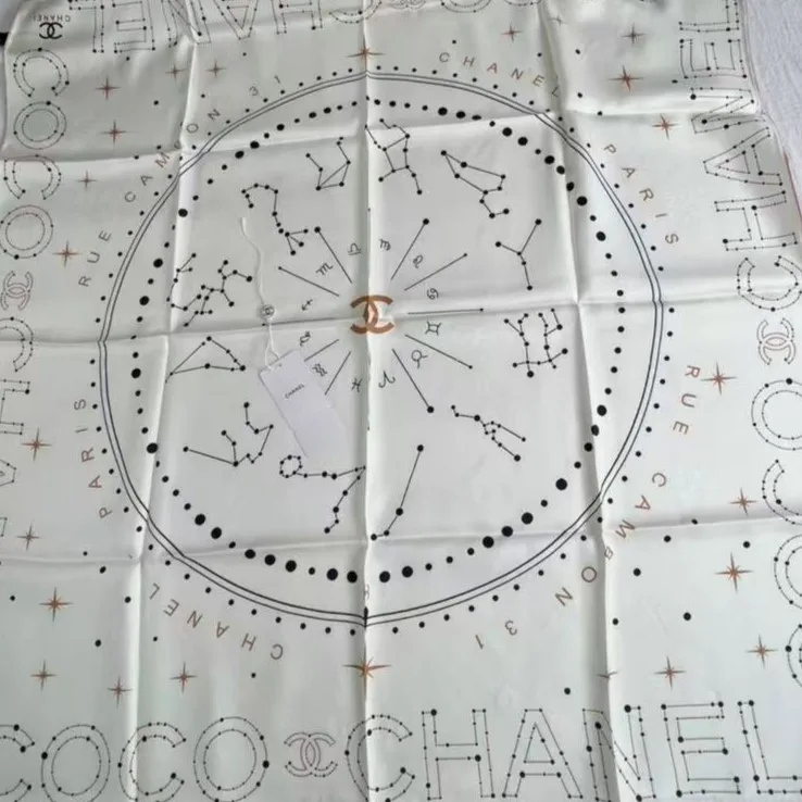 Chanel 25C Coco Square Scarf White / - Image 4