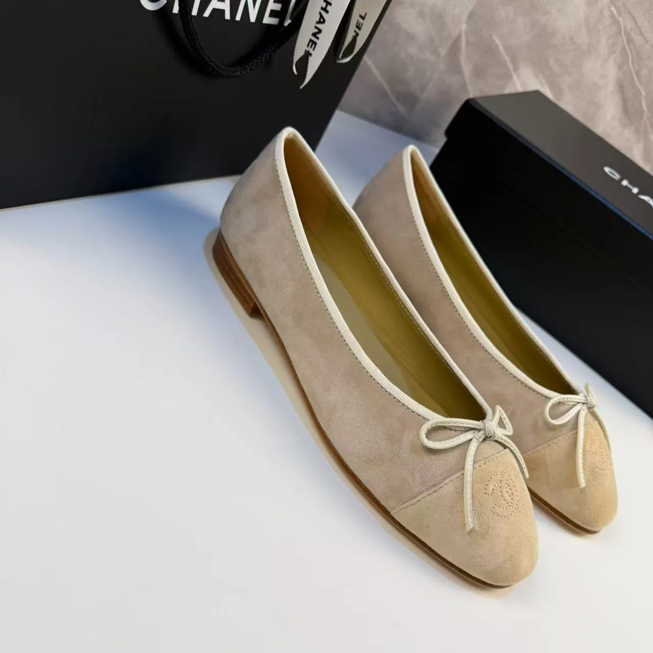 Chanel Ballet Flats Suede Cream - Image 5