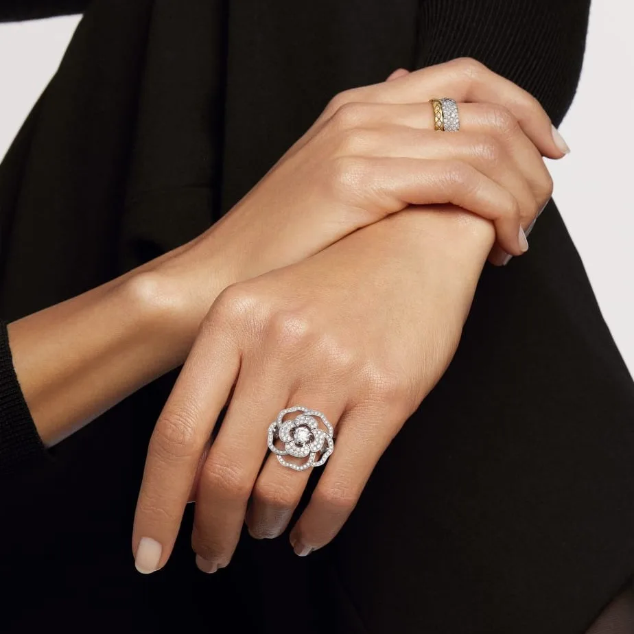 Chanel Camélia Bloom Ring White Gold - Image 3