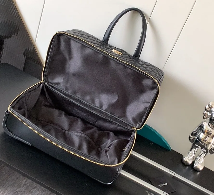 Chanel Classic Diamond-Quilted Suitcase Black / - Image 5