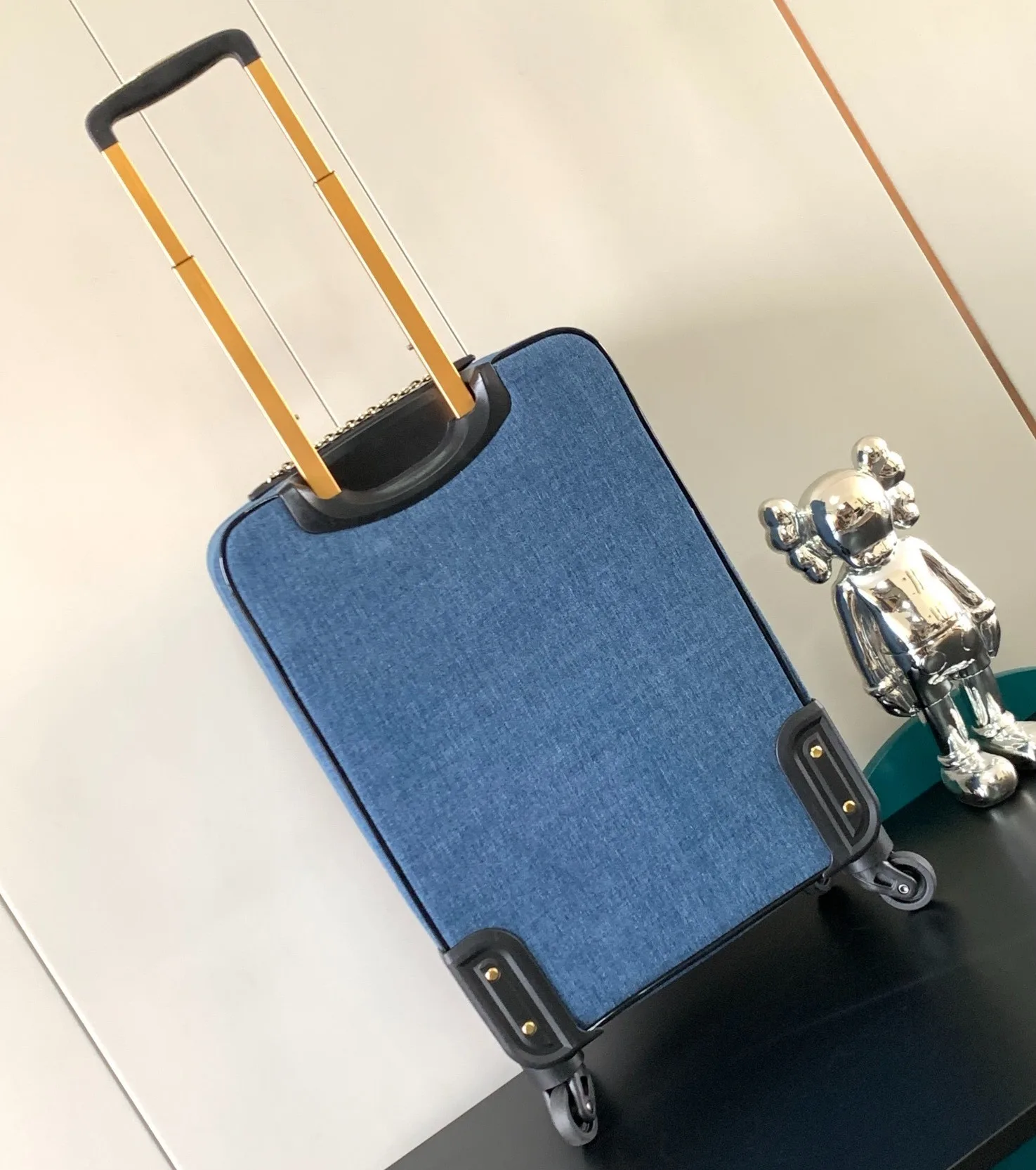 Chanel Classic Diamond-Quilted Suitcase Blue / - Image 3