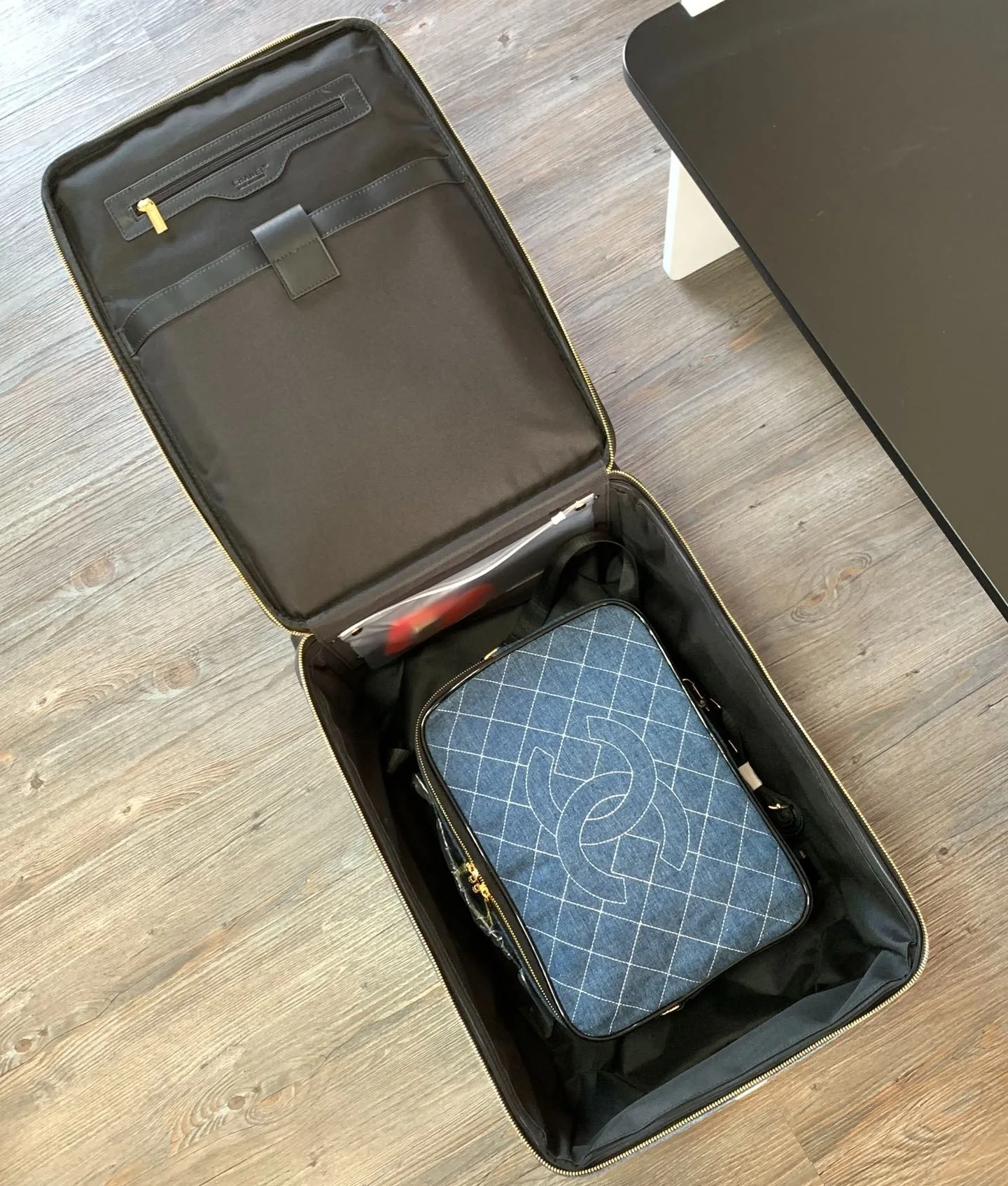 Chanel Classic Diamond-Quilted Suitcase Blue / - Image 7