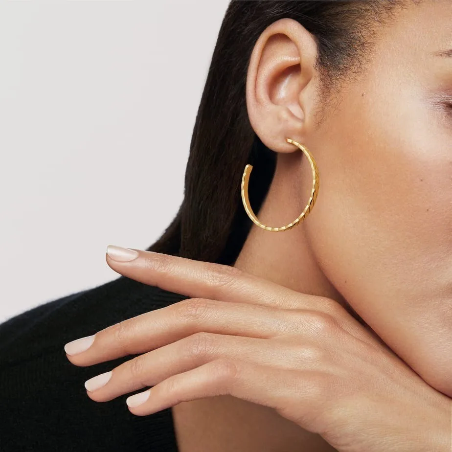 Alternative view of Chanel Coco Crush Hoop Earrings Yellow Gold