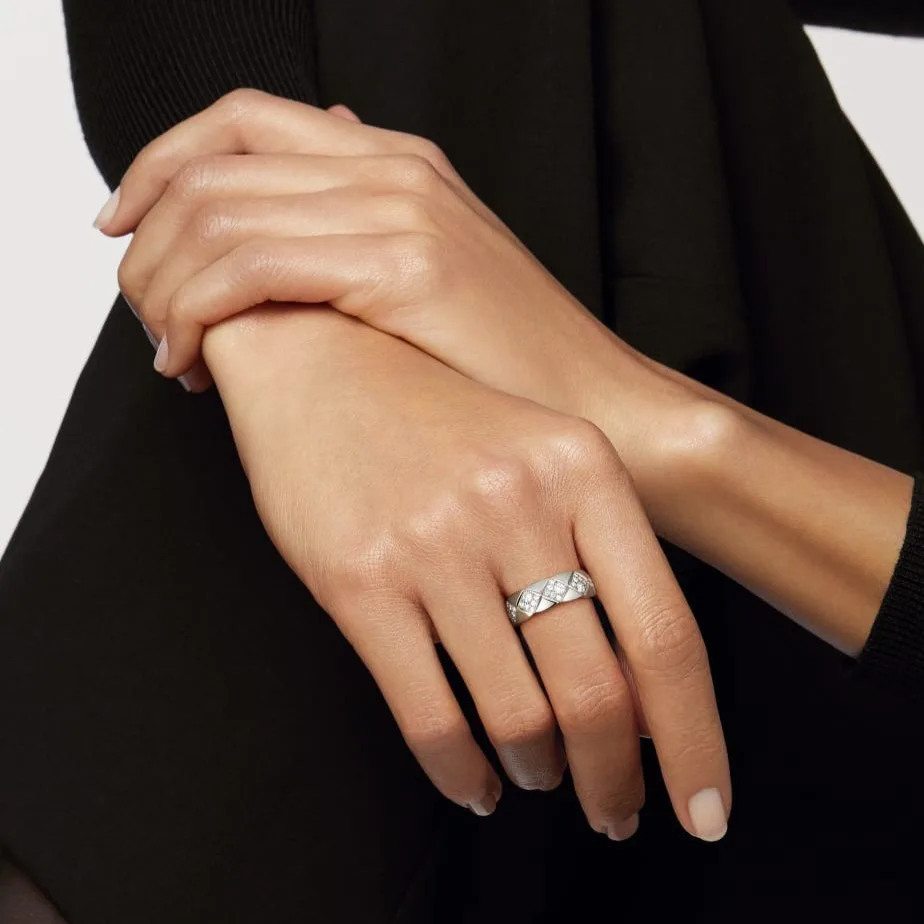 Alternative view of Chanel Coco Crush Ring White Gold Small Version