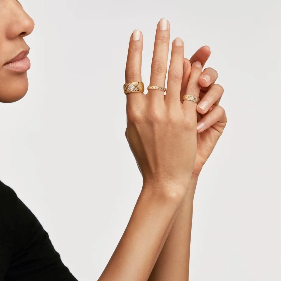 Alternative view of Chanel Coco Crush Ring Yellow Gold Large Version