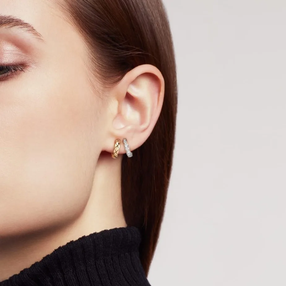 Alternative view of Chanel Coco Crush Single Earring White/Beige Gold