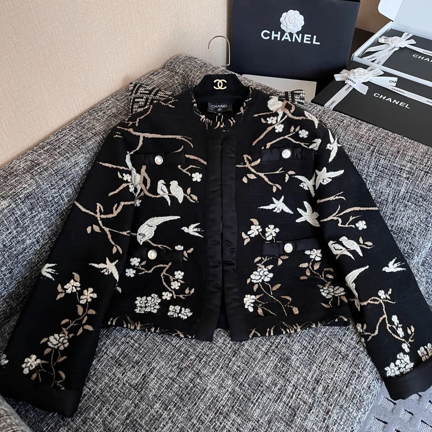 Chanel Cropped Jacket Black - Image 3