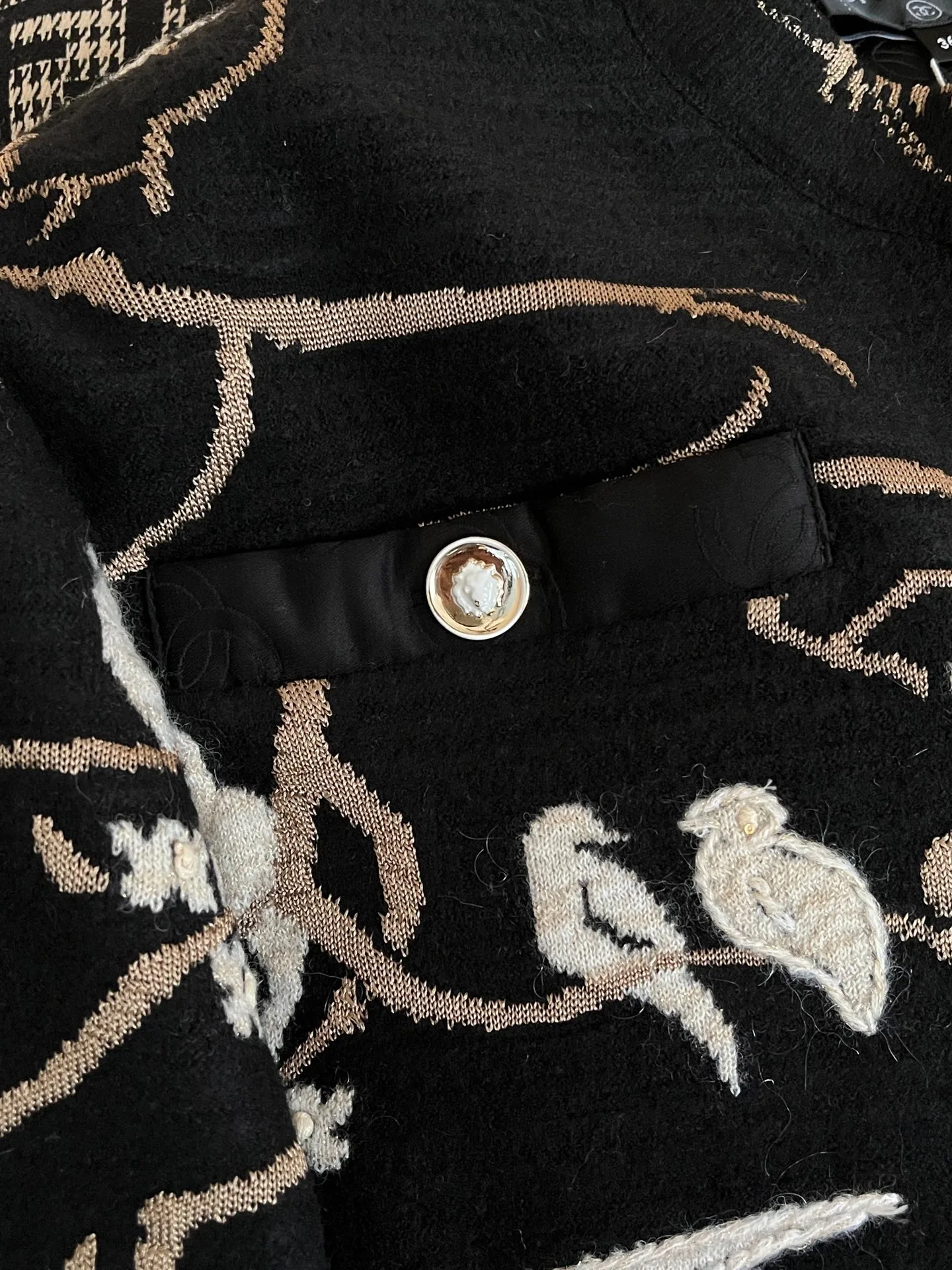 Chanel Cropped Jacket Black - Image 8