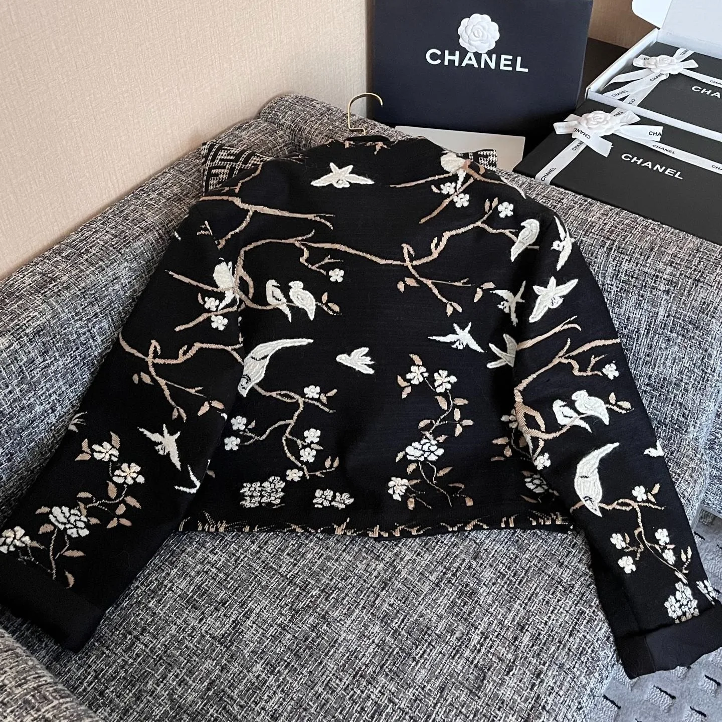 Chanel Cropped Jacket Black - Image 4