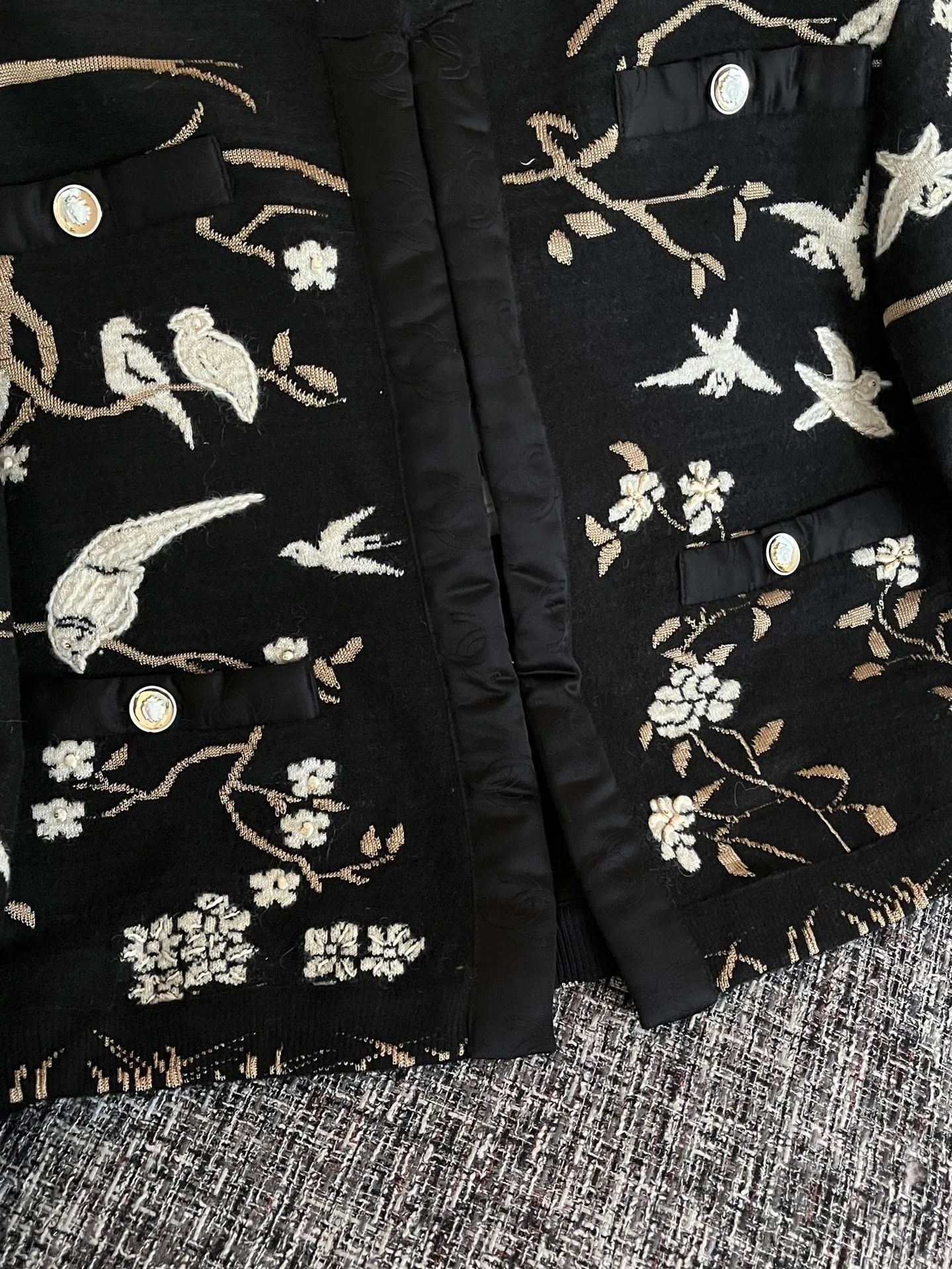 Chanel Cropped Jacket Black - Image 10