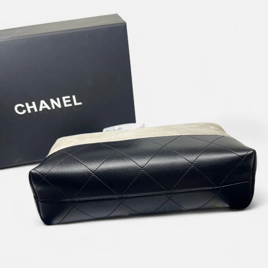 Chanel Flap Bag Large Crossbody / Teal Gold Hardware - Image 4