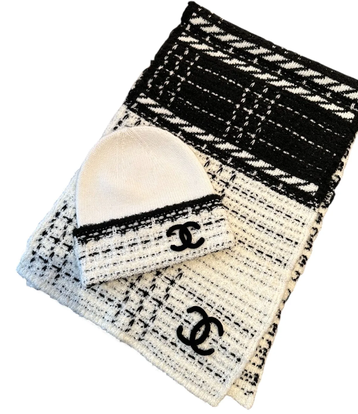 Chanel Scarf And Beanie Set In Black/White - Image 4