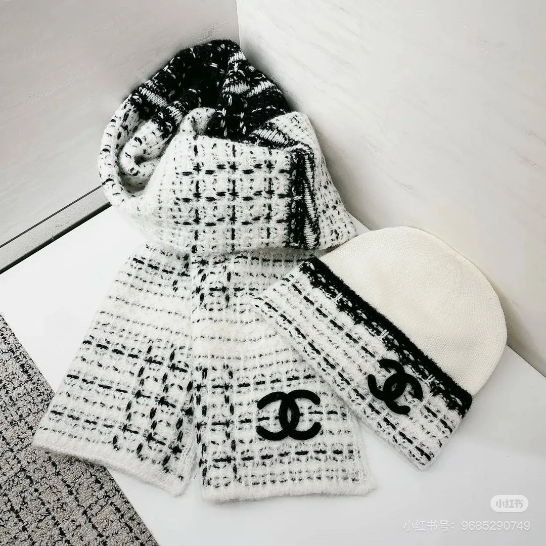 Alternative view of Chanel Scarf And Beanie Set In Black/White