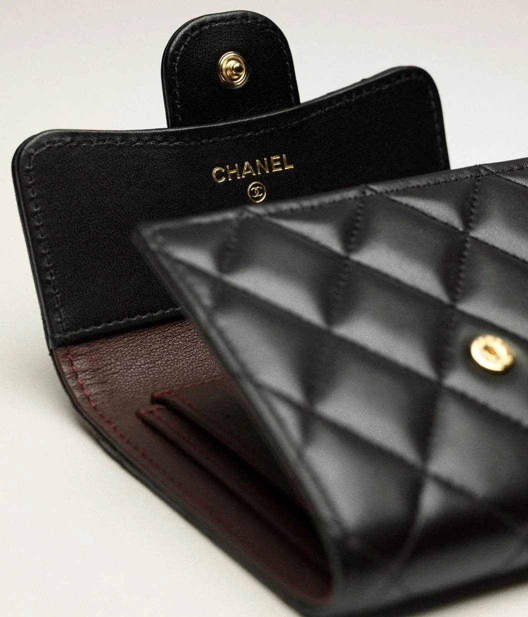 Chanel Small Classic Flap Wallet Black / - Image 4