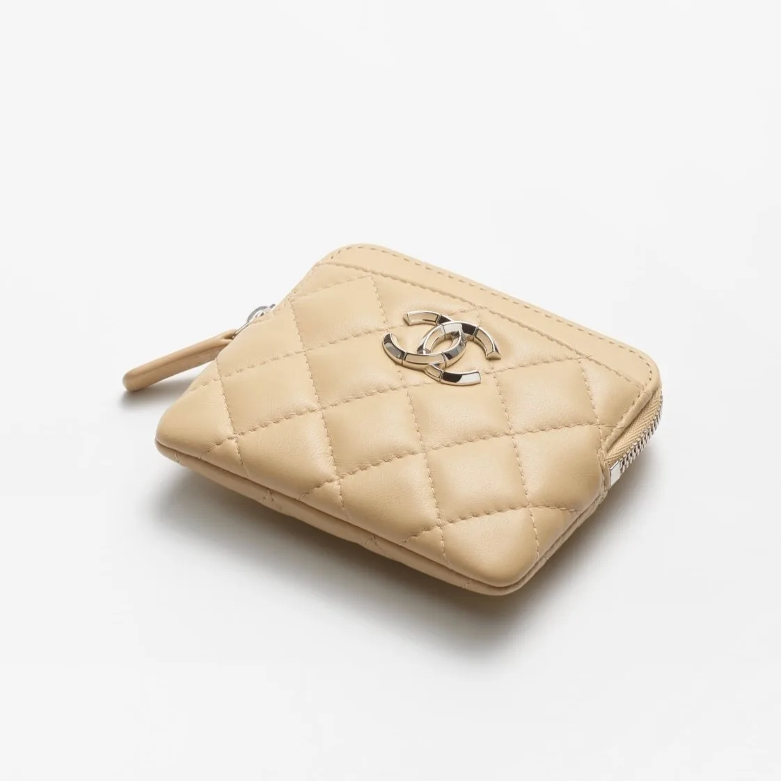 Alternative view of Chanel Zipped Coin Purse Beige /