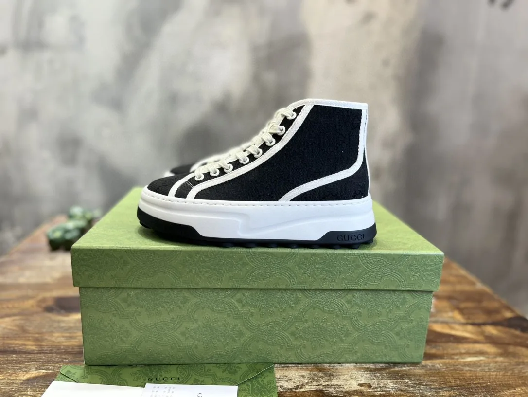 Gucci Chunky Sneaker Black - Image 5